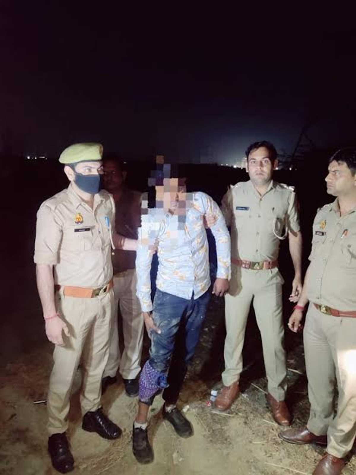 पन्द्रह हजार के इनामी को मुठभेड़ में पुलिस ने पकड़ा
